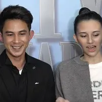 Fandy Christian masih terlalu kaku untuk memegang anaknya. Hal tersebut membuat Dahlia Poland merasa takut.