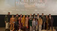 Filmmaker, jajaran pemain, dan pengisi soundtrack film Air Mata Di Ujung Sajadah 2 dalam acara press conference di Plaza Senayan pada Jumat (26/9/2025). (Foto: Liputan6/Hosana Solagracia Sifra)