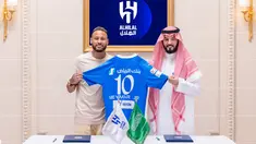 Dalam gambar selebaran yang dirilis oleh klub sepak bola Saudi Al-Hilal pada 15 Agustus 2023, penyerang Brasil Neymar (kiri) berfoto dengan Presiden Hilal Fahad bin Nafel di stadion Al-Hilal di Riyadh. (Saudi Pro League / AFP)