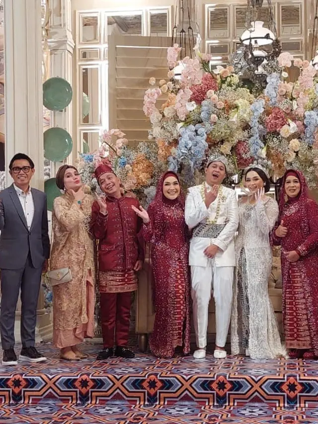 Potret 7 Seleb di Pernikahan Adik Ayu Ting Ting, Curi Perhatian