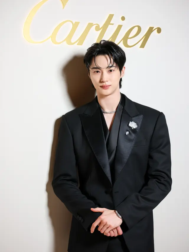 Potret Byeon Woo Seok dan Gemma Chan Tampil Bak Prince & Princess di Cartier Nature Sauvage Gala