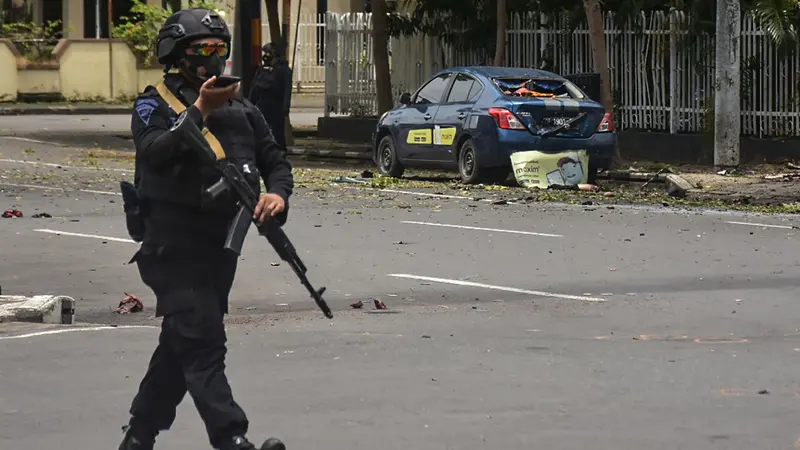 Suasana Mencekam Gereja Katedral Makassar Usai Ledakan Bom