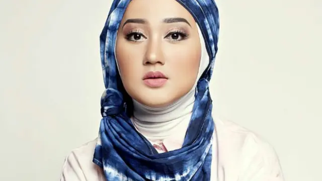 1. Dian Pelangi