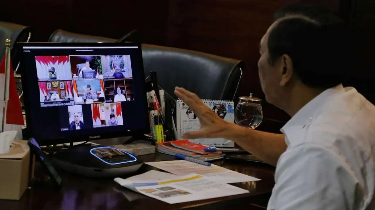 Menko Luhut Dorong Penyusunan Protokol Usaha Hadapi Era New Normal