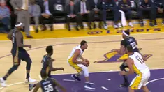 New Orleans Pelicans meraih kemenangan atas Los Angeles Lakers dengan skor 119-112.