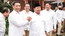 <p>Kedatangan Wiranto di kediaman Prabowo dalam rangka menjalin silaturahmi. (Liputan6.com/Faizal Fanani)</p>