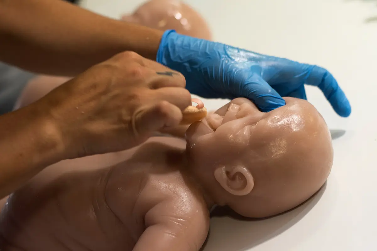 20170620-Babyclon, Boneka Bayi Silikon Mirip Manusia-AFP