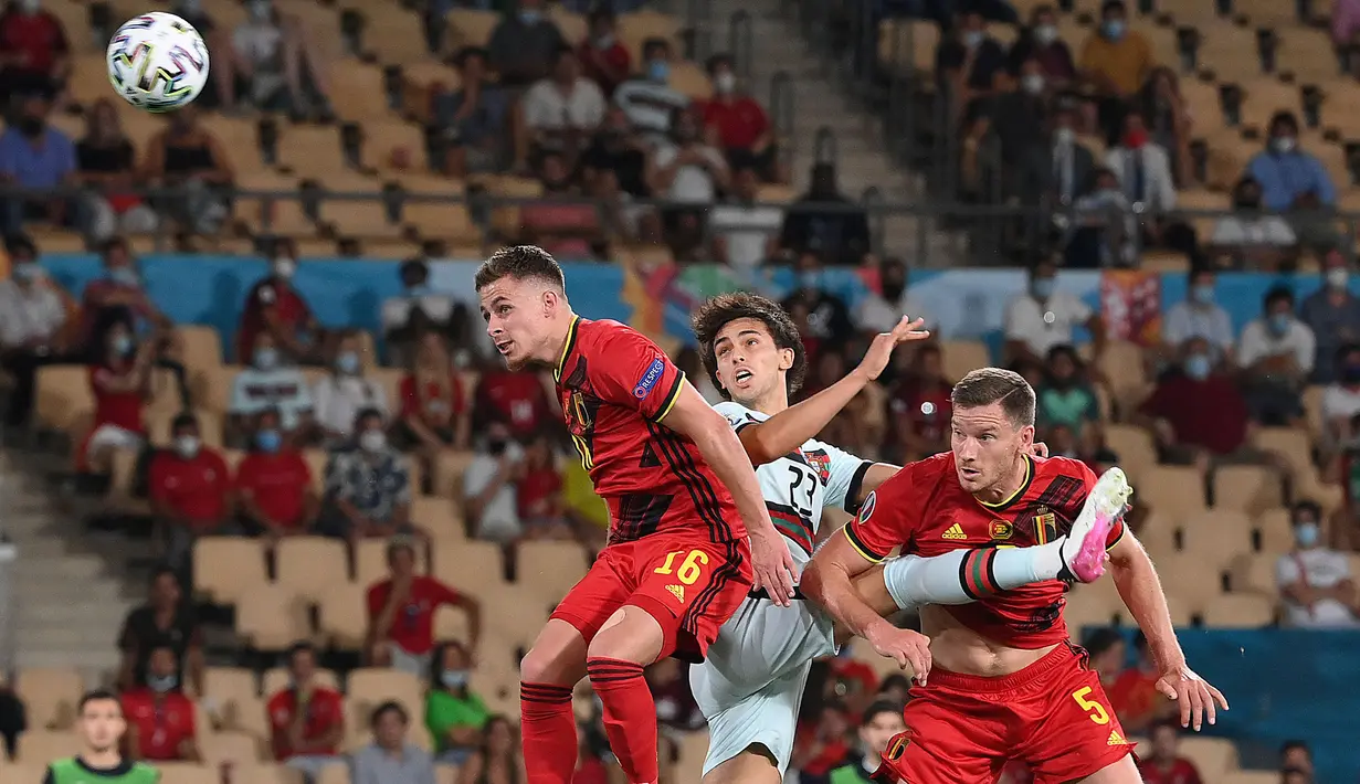 Bernasib seperti Fonte, Joao Felix juga tak dipanggil oleh Fernando Santos ke Timnas Portugal tanpa alasan yang pasti. Padahal ia telah sembuh dari cedera dan sudah bermain di banyak laga baik di Liga Spanyol maupun Liga Champions bersama Atletico Madrid. (AFP/Pool/Lluis Gene)