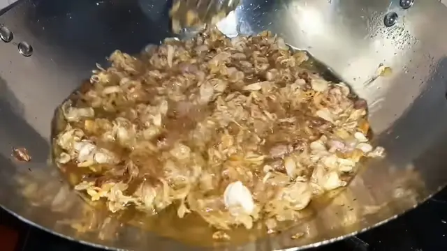 Pakai 1 Bahan, Begini Cara Bikin Bawang Merah Goreng Biar Wangi dan Renyah
