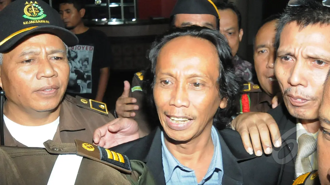 Ekspresi Mandra Saat Ditahan