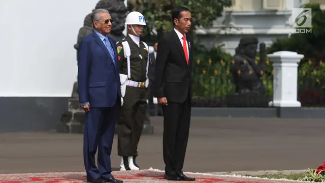 Jokowi Sambut Langsung Mahathir di Istana Bogor