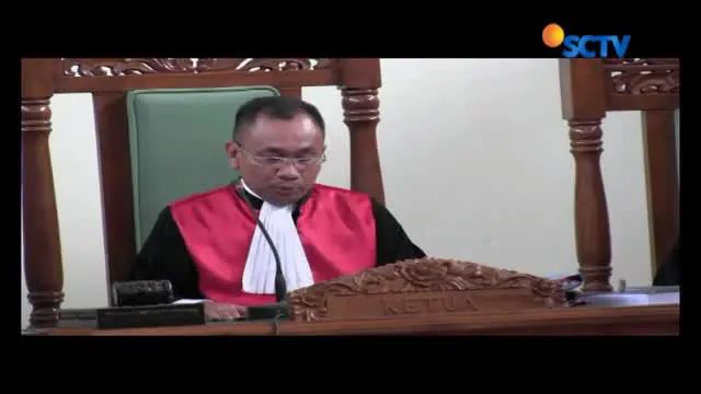 Akhirnya hakim menyatakan menolak seluruhnya gugatan. Majelis hakim menilai bukti yang diajukan penggugat pasangan suami istri Handoyo Andianto dan Yani Suryani kepada ibunya, Siti Rokayah, tak sesuai dengan pokok perkara.