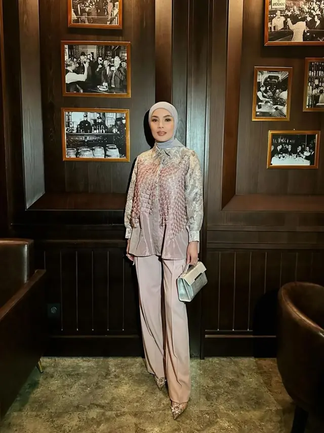 Blouse Motif