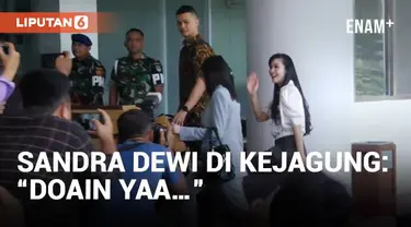 Kamis (4/4) Artis Sandra Dewi tiba di Kejaksaan Agung Republik Indonesia untuk memenuhi panggilan terkait kasus korupsi timah yang juga menjerat suaminya. Ia sempat berbicara singkat pada awak media sebelum memasuki gedung Kejagung.