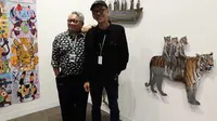 Dua seniman Indonesia Agus Suwage dan Eddie Hara (kiri) saat ditemui di ajang Art Basel Hong Kong.