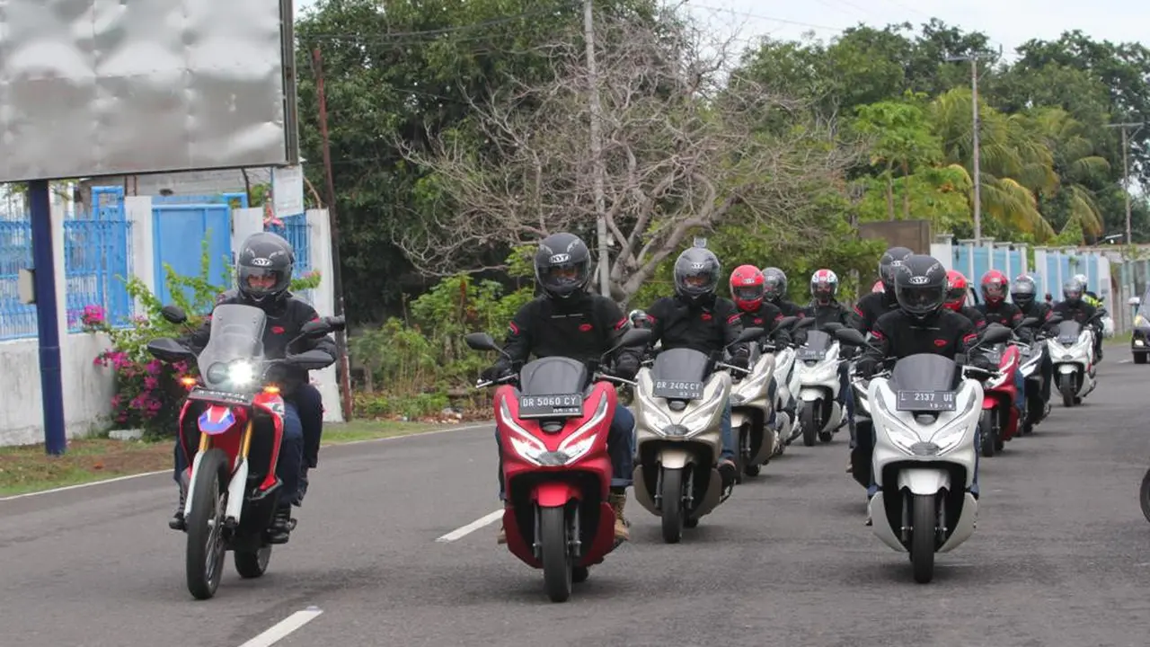 PCX Luxurious Touring