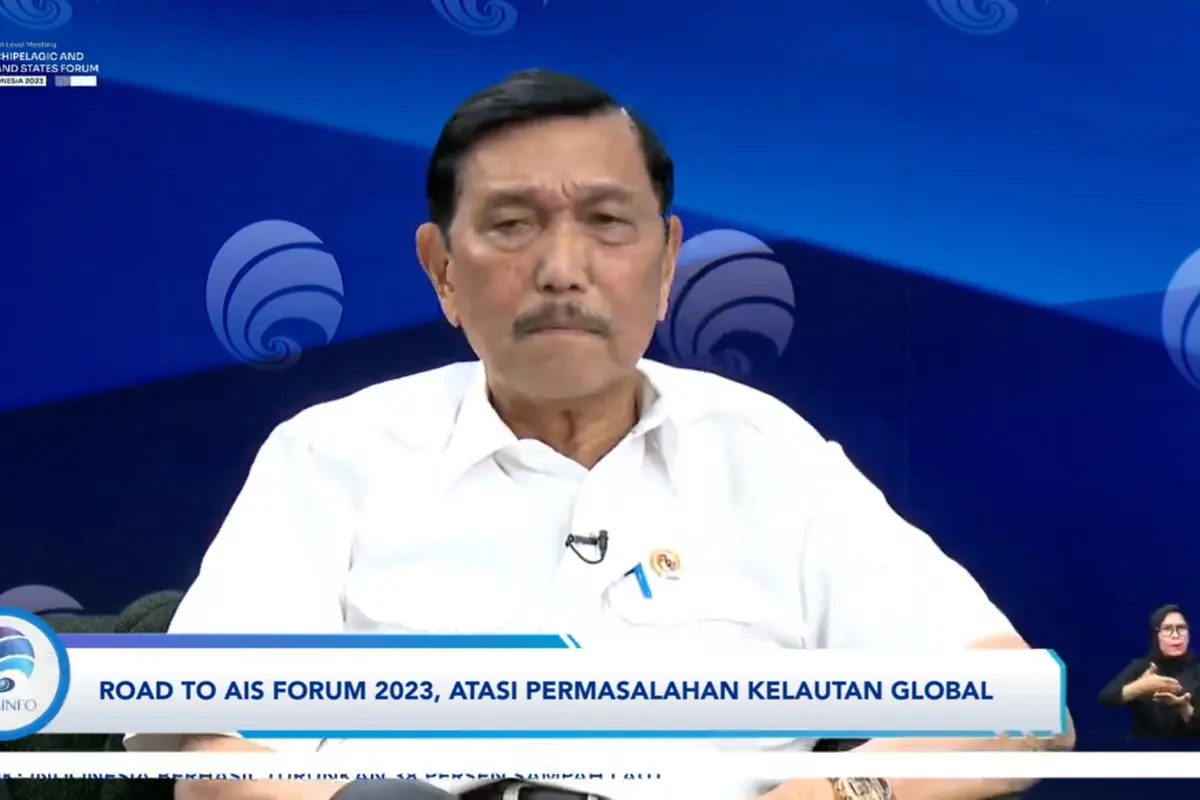 Menteri Koordinator bidang Kemaritiman dan Investasi Luhut Binsar Pandjaitan dalam Forum Merdeka Barat (FMB) 9, Road to AIS Forum 2023, di Jakarta, Senin (25/9/2023). (Arief/Liputan6.com)
