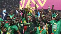 Senegal menjuarai Piala Afrika 2021 dengan menumbangkan Mesir lewat adu penalti 4-3 (0-0) di Paul Biya Stadium, Olembe, Kamerun, Senin (07/02/2022) dini hari WIB. (AFP/Charly Triballeau)