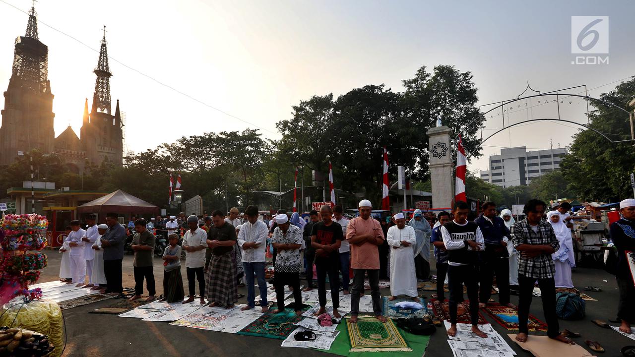 Masjid Penuh, Jamaah Salat Idul Adha di Pelataran Istiqlal