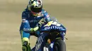 Dengan tetap mengendarai motor Yamaha YZR-M1, Valentino Rossi bisa bersaing dengan tim super Honda bersama Max Biaggi yang merupakan rival terberat Valentino Rossi saat itu. Tim Yamaha bersama Rossi kembali juara pada 2005. (www.highrevs.net)