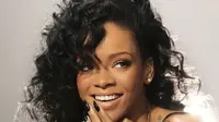 Seksinya Rihanna Pakai G-String
