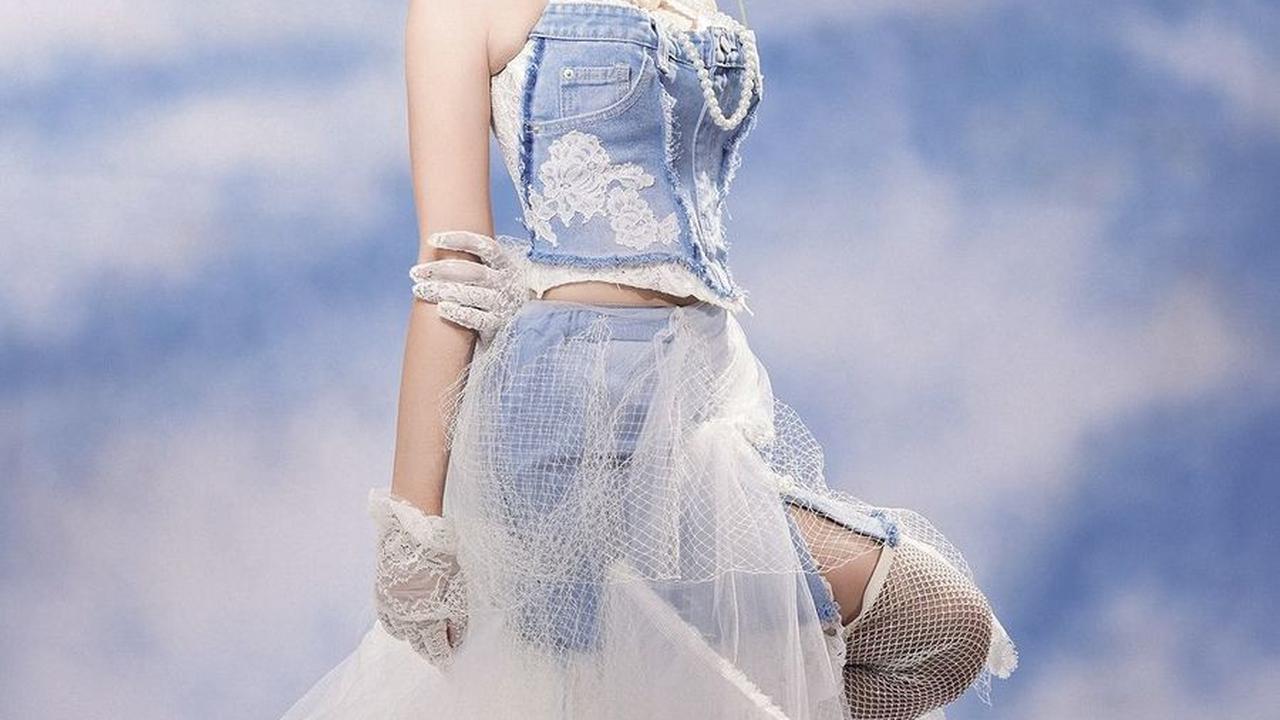 7 Potret Fuji dalam Photoshoot Terbaru, Tampil Cantik dan Cute Abis - Disebut Mirip Katy Perry hingga Ussy Sulistiawaty