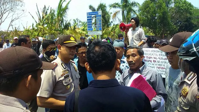Aksi penutupan jalan tol reformasi Makassar tahun 2017 lalu (Liputan6.com/ Eka Hakim)