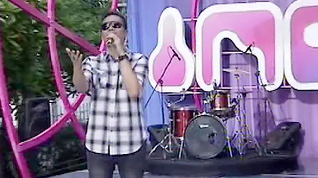 Sammy Simorangkir - Dia