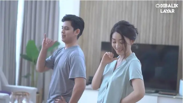 6 Potret Natasha Wilona Berhasil Ajari Aliando Syarief Joget TikTok, Bikin Heboh