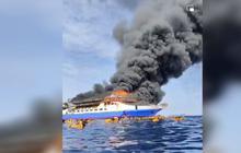 KM Barcelona 5 Terbakar di Sulut, Asap Hitam Membubung dan Banyak Penumpang Terapung
