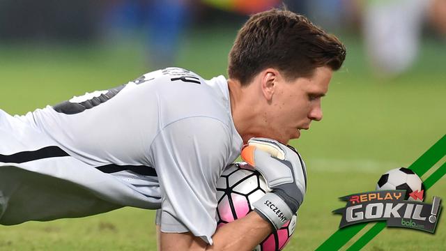 Replay Gokil: Tiang Gawang Selamatkan Szczesny dari Kebobolan