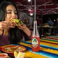 Ilustrasi makan banyak/Copyright unsplash/Jarritos Mexican Soda