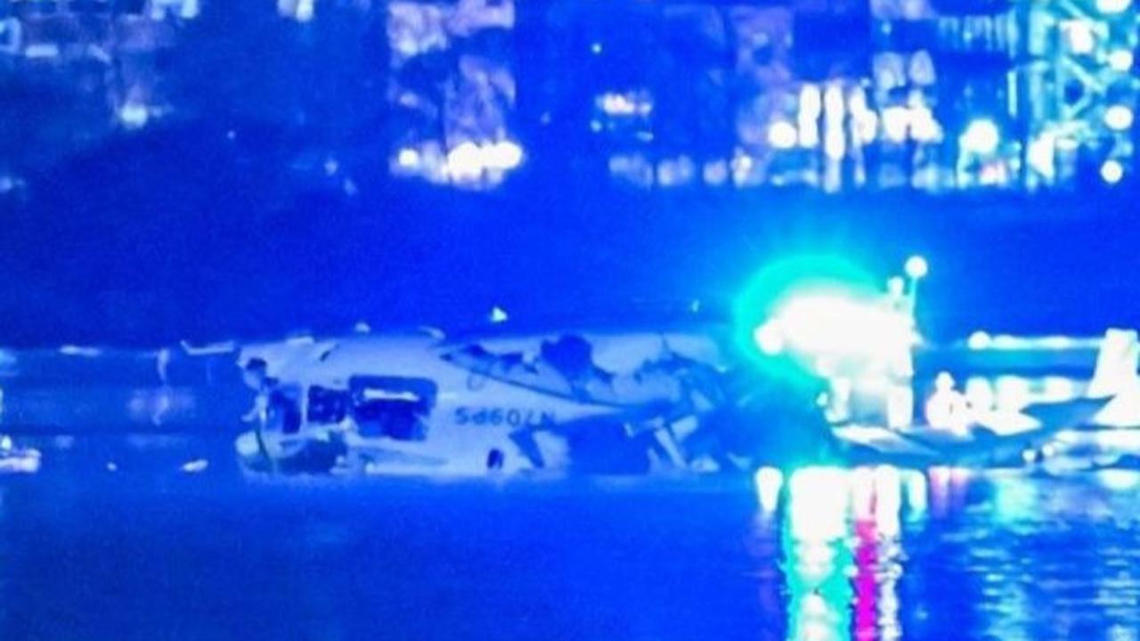 Seluruh Jasad Korban Tabrakan Pesawat American Airlines dan Helikopter Black Hawk Berhasil Diidentifikasi