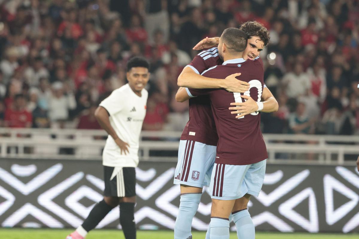 Aston Villa Tundukkan Indonesia All Stars