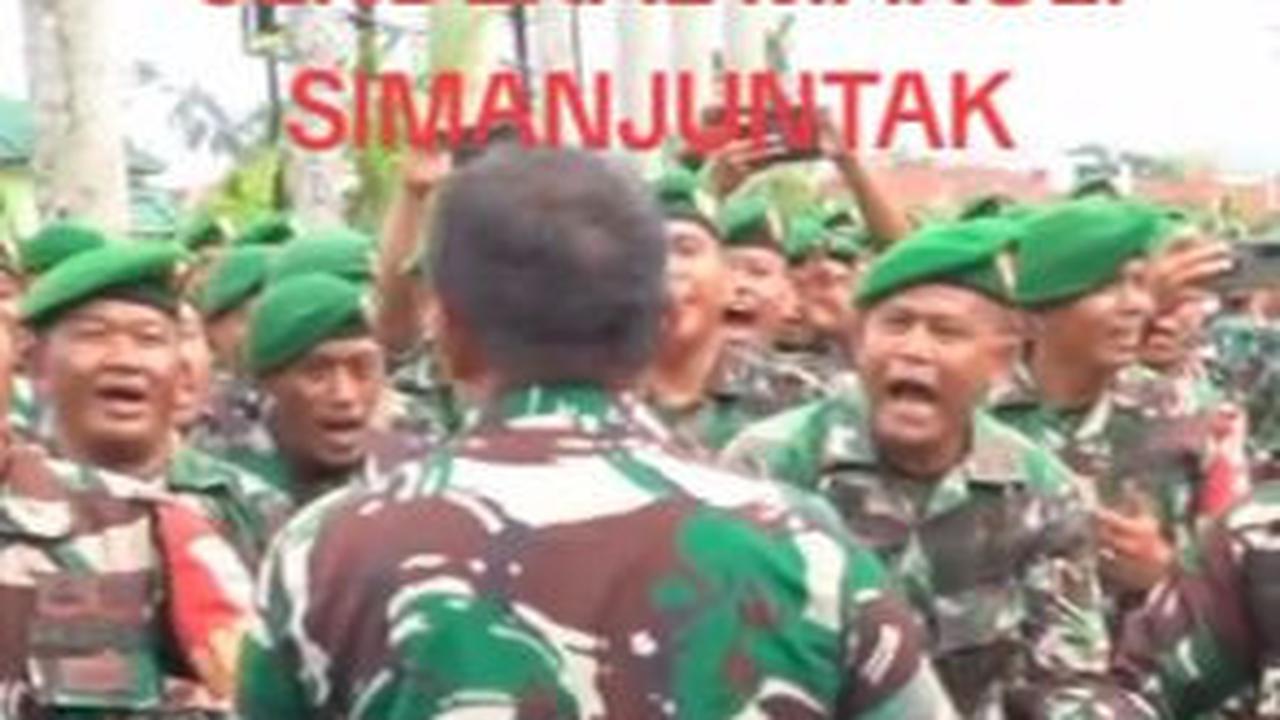 "Jenderal Maruli Simanjuntak berbaur dengan prajurit," demikian dikutip dari keterangan video.
