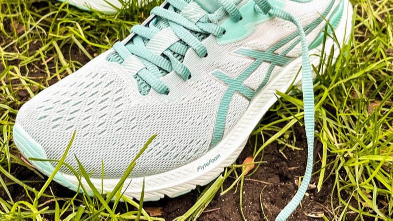 Panduan Memilih Sepatu Jalan Terbaik untuk Wanita