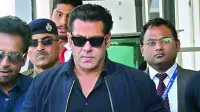Salman Khan mendadak harus menghadapi persidangan, membuatnya dihukum 5 tahun penjara (DeccanChronicle)