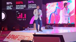 Managing Director of EMTEK Group dan CEO Surya Citra Media, Sutanto Hartono saat menjadi pembicara pada ajang Asia Pacific Media Forum (APMF) di Bali Nusa Dua Convention Center (BNDCC), Bali, Kamis (20/10/2022). Pasca absen akibat pandemi Covid-19, Asia Pacific Media Forum (APMF) tahun ini kembali digelar di BNDCC Nusa Dua, Bali pada 20-21 Oktober 2022. (FOTO: Dok. Istimewa)