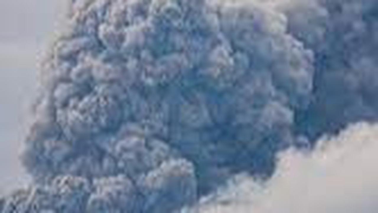 Gunung Marapi Kembali Erupsi Hingga Terdengar Suara Dentuman & Gemuruh, Warga Keluhkan Tak Ada Peringatan Dini