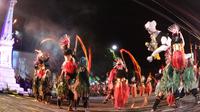 Wayang Jogja Night Carnival memeriahkan puncak perayaan HUT ke-260 Kota Yogyakarta. (Liputan6.com/Switzy Sabandar)