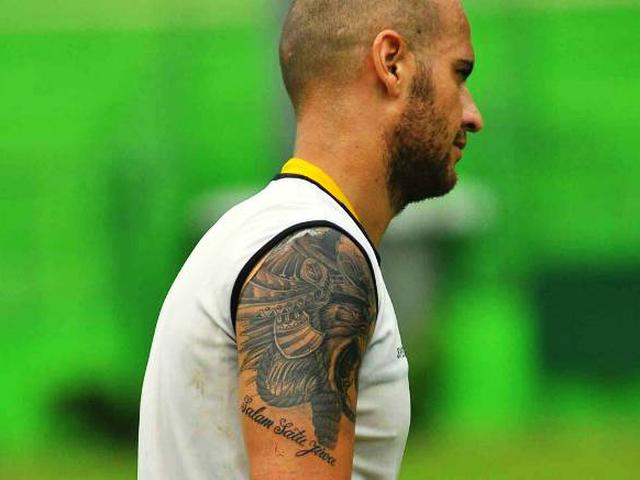 Kisah Salam Satu Jiwa Aremania Di Lengan Kiko Insa Indonesia Bola Com