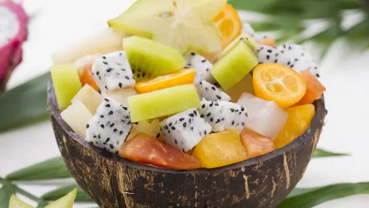 Cara Menyajikan Buah Segar Agar Tetap Dingin Berjam-jam Tanpa Es Batu