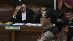 Mantan Plt Ketua Umum PSSI, Joko Driyono, menjalani sidang perdana di PN Jakarta Selatan, Senin (6/5). Joko Driyono tersandung kasus perusakan barang bukti terkait pengaturan skor. (Bola.com/M Iqbal Ichsan)