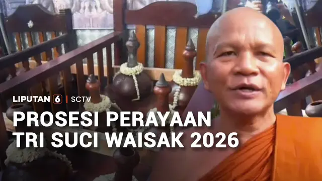 Menyemayamkan Air Suci Waisak di Candi Mendut