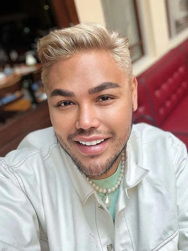 Ivan Gunawan Rambut Pirang