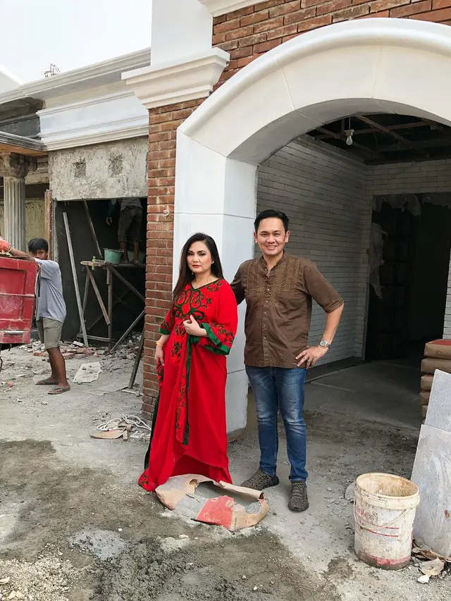 Farhat Abbas dan Nia Daniaty
