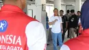 CdM Asian Games 2018, Komjen Pol Syafruddin (kiri) memberi arahan saat meninjau pelatnas memanah di Lapangan Tembak Senayan, Jakarta, Selasa (10/4). Kunjungan ini untuk memantau persiapan jelang laga di Asian Games 2018. (Liputan6.com/Helmi Fithriansyah)