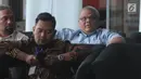 Direktur Dana Perimbangan Kemenkeu Putut Hari Satyaka (kanan) bersiap menjalani pemeriksaan di Gedung KPK, Kamis (15/8/2019). Putut diperiksa sebagai saksi untuk tersangka Sukiman dalam kasus suap pengurusan dana perimbangan di Kabupaten Pegunungan Arfak, Papua Barat.‎ (merdeka.com/Dwi Narwoko)