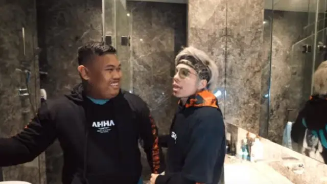 Area kamar mandi di apartemen Ajudan Pribadi (YouTube Atta Halilintar)