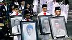Keluarga korban Tragedi Trisakti kecewa hingga kini pengungkapan kasus ini belum jelas. Kekecewaan diutarakan saat tabur bunga di Monumen Reformasi di Universitas Trisakti. 